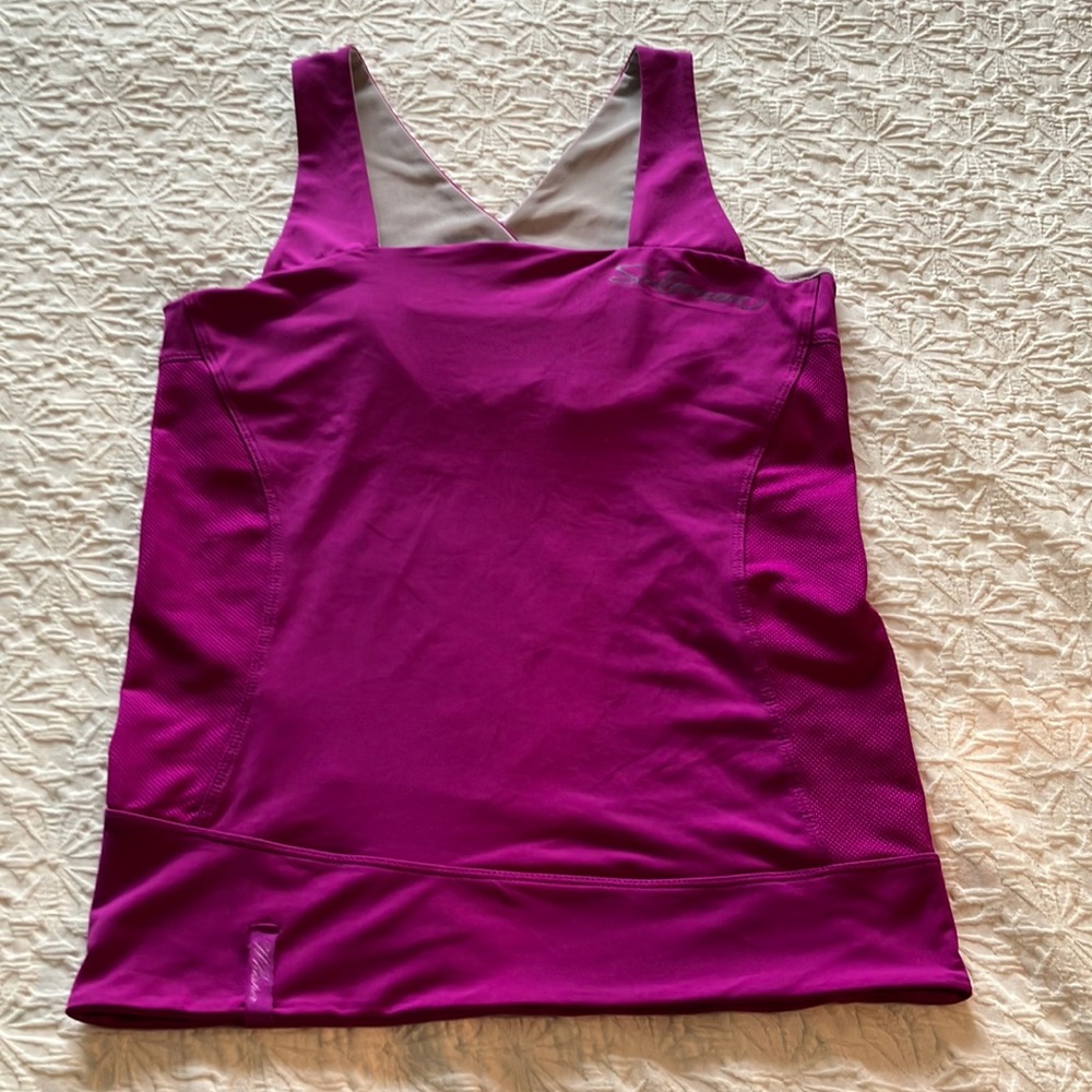 Just listed🦋fuchsia work out top with wide straps and built in bra
